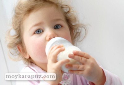 До какого возраста кормить ребенка молочной смесью
