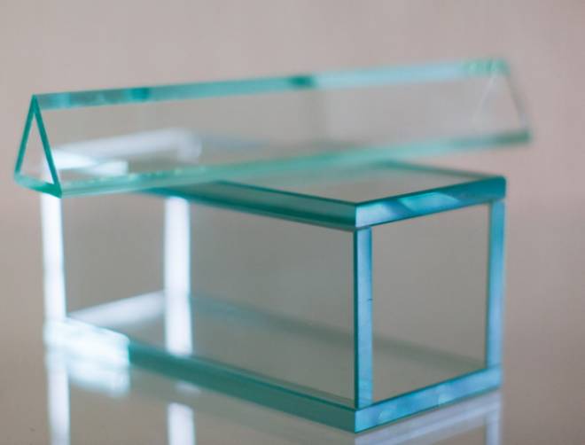 Основные характеристики клея для стекла